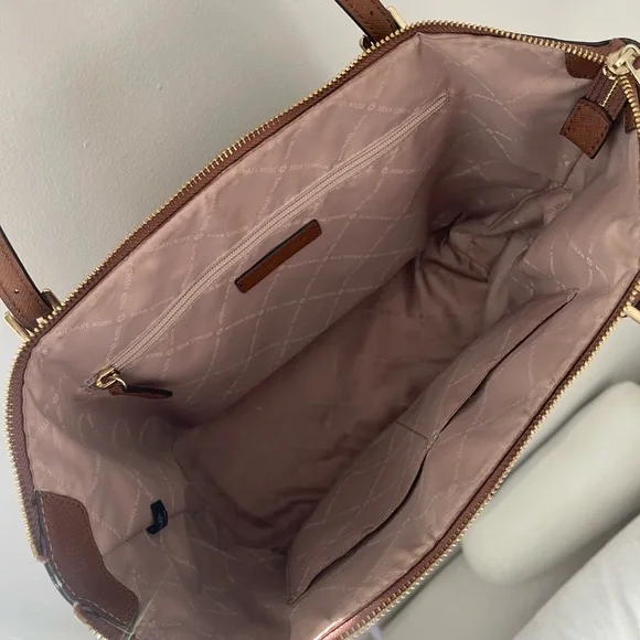 Michael Kors Elegant Brown Tote - Picture 4 of 7